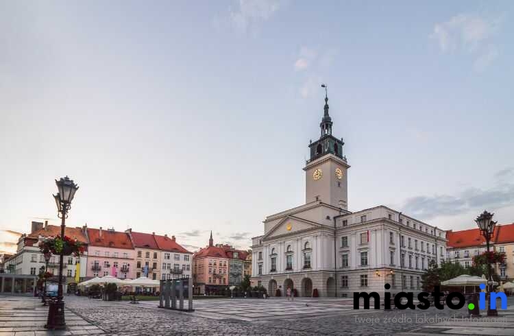 Szukasz pomysłów na czas wolny w Kaliszu? Oto 5 propozycji – od spacerów bulwarami nad Prosną, przez relaks w Parku Miejskim, po aktywny wypoczynek nad Zalewem Szałe i rodzinne atrakcje dla dzieci - Miasto.in
