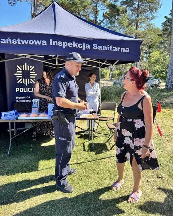 Kręci mnie bezpieczeństwo w lecie – policjanci i sanepid edukowali w Lubiatowie