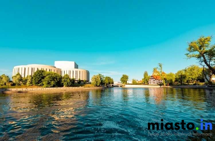 Wyspa Młyńska Bydgoszcz: Co Zobaczyć i Kiedy Iść? (Młyn Rothera, Spichrze, Kładki) - Miasto.in