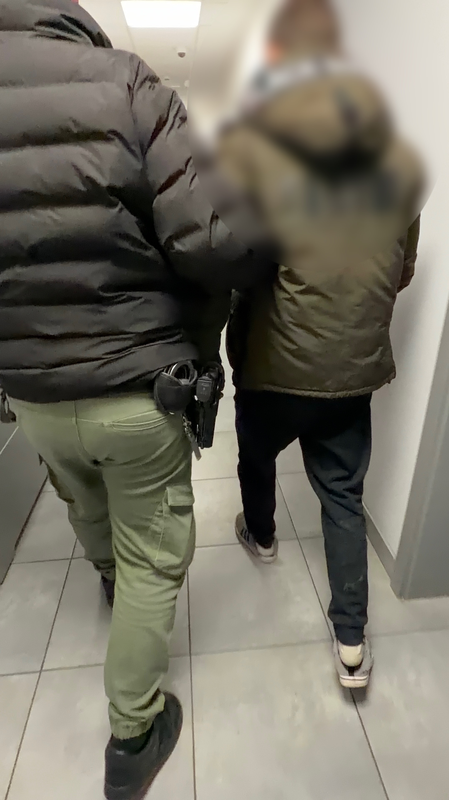 Wjechał w Drzewo i Uciekł Kisewo