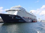 Mein Schiff 1, podobnie jak bliźniacza jednostka Mein Schiff 7, należą do jednych z największych (fot. Tadeusz Urbaniak, Port Gdynia)