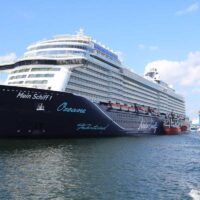 Mein Schiff 1, podobnie jak bliźniacza jednostka Mein Schiff 7, należą do jednych z największych (fot. Tadeusz Urbaniak, Port Gdynia)