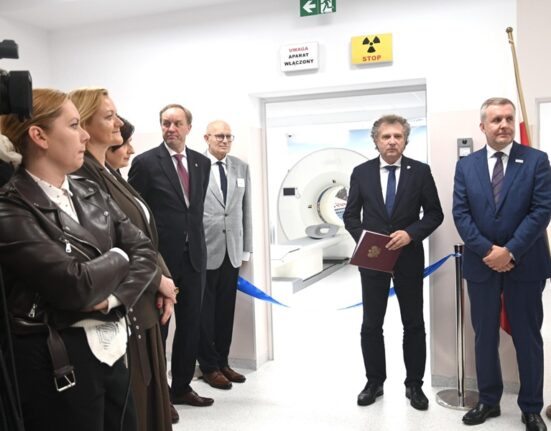 Skaner PET/CT w nowej pracowni Szpitala Morskiego w Gdyni - widok przez tunel aparatu